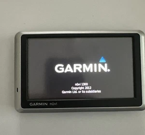 Garmin GPS nüvi 1300 4.3 Inch Touchscreen Bundle w/Case & Car Charger. Works! - Picture 1 of 2