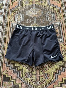 Nike Black Girls Shorts Training Large - Picture 1 of 4