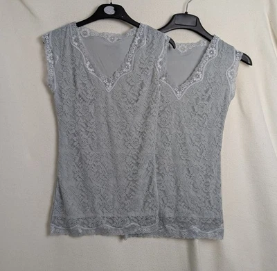 Bundle of 2 casual lace top blouse size medium grey sleeveless New - Image 1 of 4