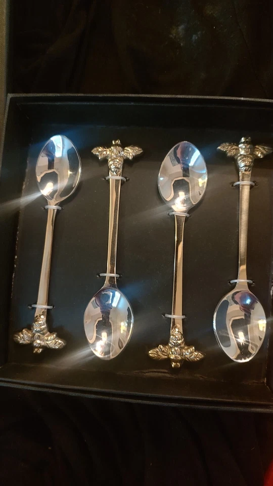 Juego de 4 cucharaditas de abeja de The Just Slate Company hechas a mano en Escocia  Foto 1 de 4