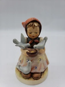 Goebel Hummel Cenicienta Niña Alimentando Aves #337 43/4" Alto - Imagen 1 de 7