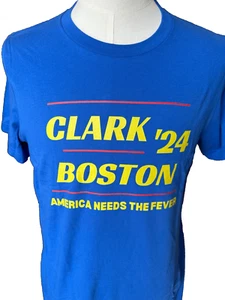T-shirt WBNA India Fever Clark/Boston 24 unisex cotone media NUOVA - Foto 1 di 4