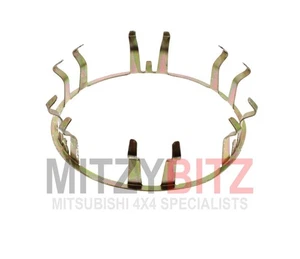 Wheel Centre Hub Cap Holder Clip Ring for PAJERO SHOGUN SPORT K94W MK1 2.5D - Picture 1 of 6