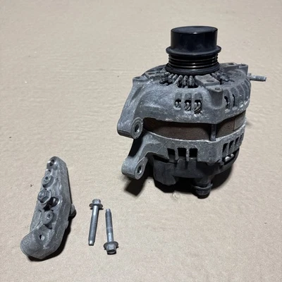 Ford Explorer 2.0 2.3 2017 alternador con soporte usado OEM Foto 1 de 4