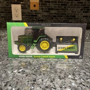 (NEU) Vintage John Deere ferngesteuerter kabelgebundener 7410 Traktor 1/32 Ertl #5204 - Bild 1 von 12
