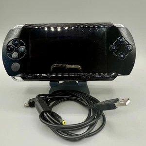 Sony PSP Fat 1004 Original Handheld Konsole Akku Neu Funktioniert PAL - Bild 1 von 12
