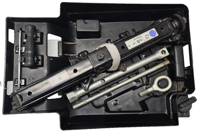 2014-2022 RAM PROMASTER 1500 2500 3500 OEM SPARE TIRE JACK TOOL KIT BOX #716123 Foto 1 de 4