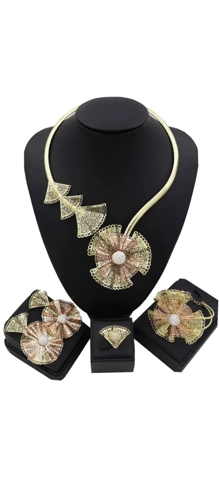 Boda de mujeres Dubai oro / oro rosa collar pulsera pendientes anillo joyería conjunto. Foto 1 de 1