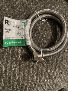 Línea de suministro de grifo Reliabilt 30" 1/2" FIP x 1/2” FIP trenzado acero inoxidable - Imagen 1 de 6