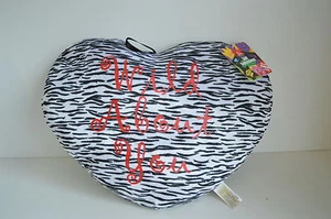 PELUCHE Negro Blanco Rojo CORAZÓN Salvaje Sobre TI ALMOHADA 12" Amor San Valentín Novia Cebra - Imagen 1 de 2