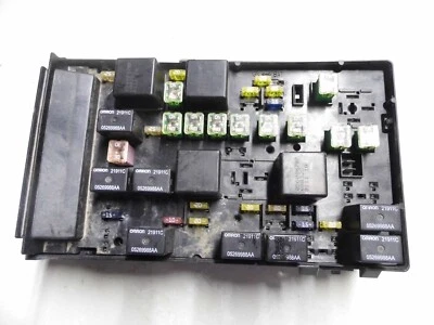 Dodge Caravan 2003-2007 caja de fusibles unión BCM P04869201AL Foto 1 de 4