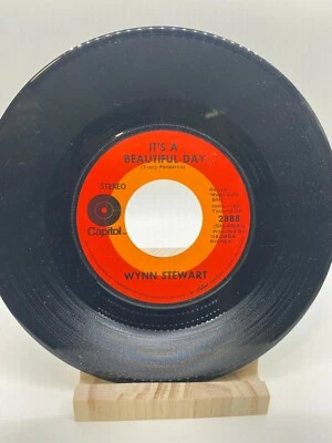 WYNN STEWART Prisoner On THe Run / It's A Beautiful Day CAPITOL 2888 45 VINYL 7" - Image 1 of 2