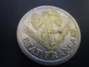 1943 France - 2 Francs - taped - Picture 1 of 2