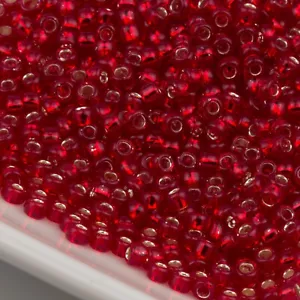 Toho Seed Beads 8/0 Garnet Silver Lined 15g #25D 10642131 - Picture 1 of 1