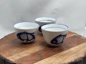 MCM Koi Fisch Chinesisch Vintage Karpfen Handbemalt 3 Sake Teetassen - Bild 1 von 5