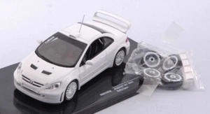 Ixo Model PEUGEOT 307 WRC WHITE 2 SET OF WHEELS AND TYRES AND EXTRA SPOILER 1:43 - Foto 1 di 1