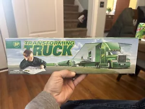 Vintage 1997 BP Transforming Truck Collectors Ltd Edition - Bonus Car - Station 1:36 - Bild 1 von 6