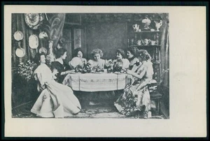 Juego de 6 postales fotograbadas mujer arriesgada cena reunión lucha original años 1900 - Imagen 1 de 7