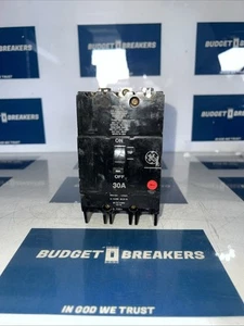 Interruptor automático GE E11592 3 polos 30A - Imagen 1 de 3