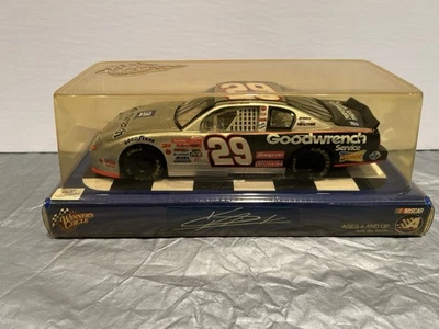 Kevin Harvick 2002 1:24 Goodwrench Car Winners Circle 29 NEW NASCAR Silver - Image 1 of 2