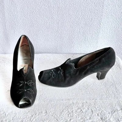 Vintage 1930s 1940s Black Suede Cut Out Peep Toe Chunky Heel Oxfords - Image 1 of 4