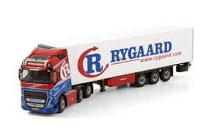 WSI VOLVO FH5 1/50 GLOBETROTTER 6X2 TWIN STEER REEFER TRAILER 3 AXLE toys - Picture 1 of 4