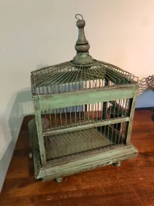 Antique medium/small birdcage. Very neat design with small enclaves - Picture 1 of 12
