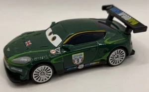 DISNEY PIXAR CARS 2 NIGAL GEARSLEY #9 JUGUETE 3" VERDE DIECAST COCHE VEHÍCULO Como Nuevo - Imagen 1 de 8
