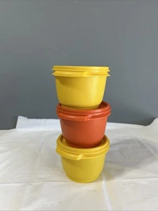 Lotto di 3 coperchi vintage Tupperware Servalier ciotola Starburst parte #s 812 e 886 AM - Foto 1 di 6
