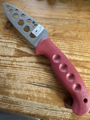 Spyderco Temperance FB05TRD Red FRN 420J2 Steel  Trainer Factory Second - A - Image 1 of 4