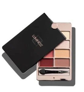 Luminess Alluring Lip & Eye Compact W/ Eyeshadow and Lipstick 2-in-1 App Brush! - Picture 1 of 6