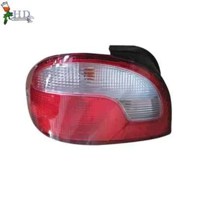 Luz trasera derecha con bombilla 1 pieza para Hyundai Accent 4D 1998-1999 Foto 1 de 4