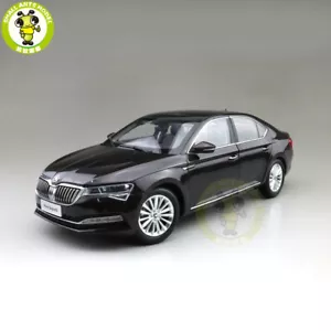 1:18 Skoda nuova SUPERB pressofusa MODELLO AUTO giocattoli ragazzi ragazze regali viola in scatola - Foto 1 di 11