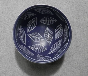 Handcrafted Artisan Pottery Kenya Double Pattern Indigo & White 4" Diameter - Picture 1 of 3