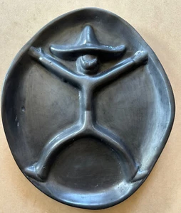 Barro Negro Oaxaca Mexico Signed Artist Figural Mexican Plate BLACK POTTERY 50s - Picture 1 of 24