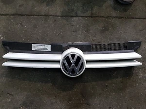 GRIGLIA MASCHERINA ANTERIORE PARAURTI VOLKSWAGEN GOLF (97-06) BER. 5P. - Picture 1 of 1