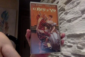 EL REY Y YO - YUL BRYNNER, DEBORAH KERR, WALTER LANG - CINTA VHS ESPAÑOL - - Imagen 1 de 3