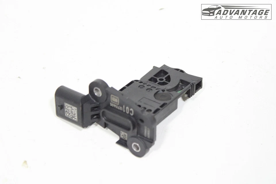 2020-2025 GMC SIERRA 2500 HD CREW CAB 6.6L V8 MASS AIR FLOW METER SENSOR OEM - Image 1 of 4