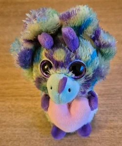 MINI MOTSU CON AMOR PELUCHE TRICERATOPS DINOSAURIO CON CORAZÓN DE QUILLA TOYS - Imagen 1 de 5