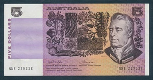 Australia: $5 Phillips-Wheeler "AUSTRALIA" Title. Crisp aUNC, Cat $150 - Picture 1 of 2