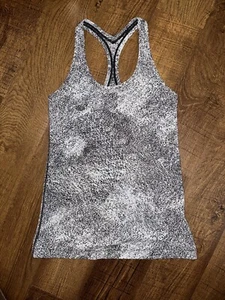 LULULEMON SCHWARZ UND GRAU RACERBACK TANK TOP! 6 - Bild 1 von 3