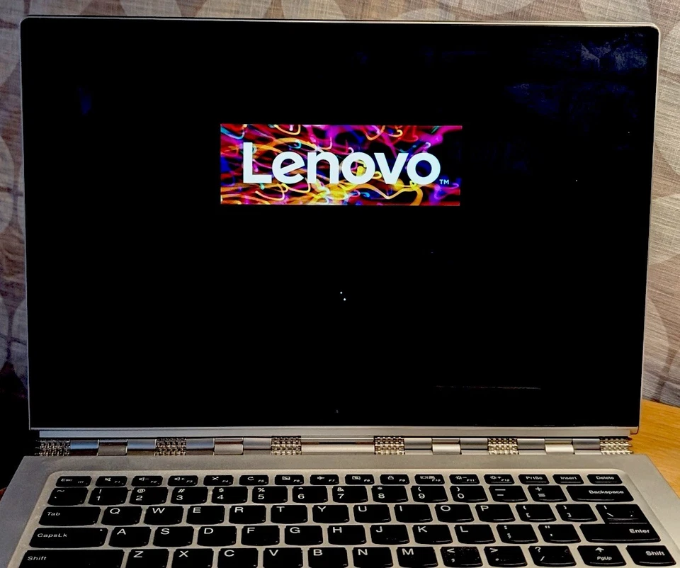 Lenovo Yoga 910 13,9 pulgadas Portátil/Tablet 2 en 1 (NUEVO 1TB SSD Y BATERÍA) Foto 1 de 4