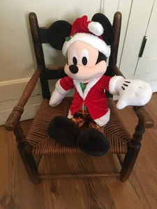 Disney 2024 Urlaub Mickey Mouse 16 Zoll Plüsch [Weihnachtsmannanzug & karierte Satinhose] - Bild 1 von 5