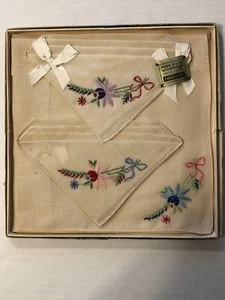 VTG Orlana Swiss Loom Women's Ivory Floral Embroidered Cottagecore Handkerchiefs - Picture 1 of 6
