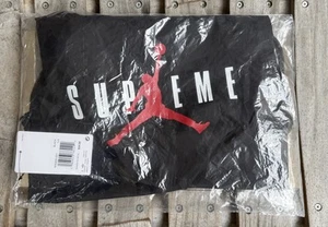 Bolso Supreme x Jordan con cordón FW24 - Imagen 1 de 2