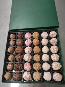 Handmade Chocolate Mix Assortment of 36 .Box N 8 - Picture 1 of 3