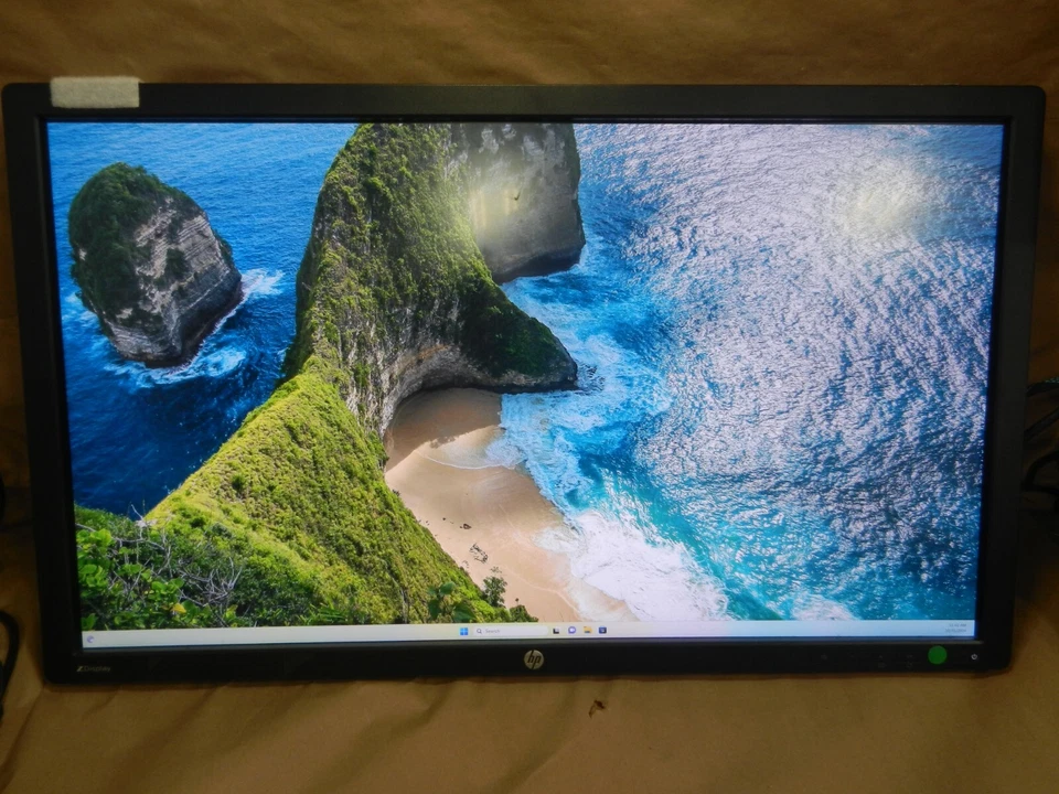 HP Z Display Z27i 27-inch Widescreen LED Backlit Monitor - No Base - CONNECTICUT - Image 1 of 4