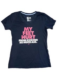 Maglietta atletica Nike Dri Fit donna Medium Slim Fit Graphic S/S KICKING ASS ottime condizioni!! - Foto 1 di 4