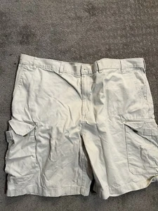 Lands End Traditional Fit Mens 44 Beige Shorts High Rise Cargo Pockets - Picture 1 of 4