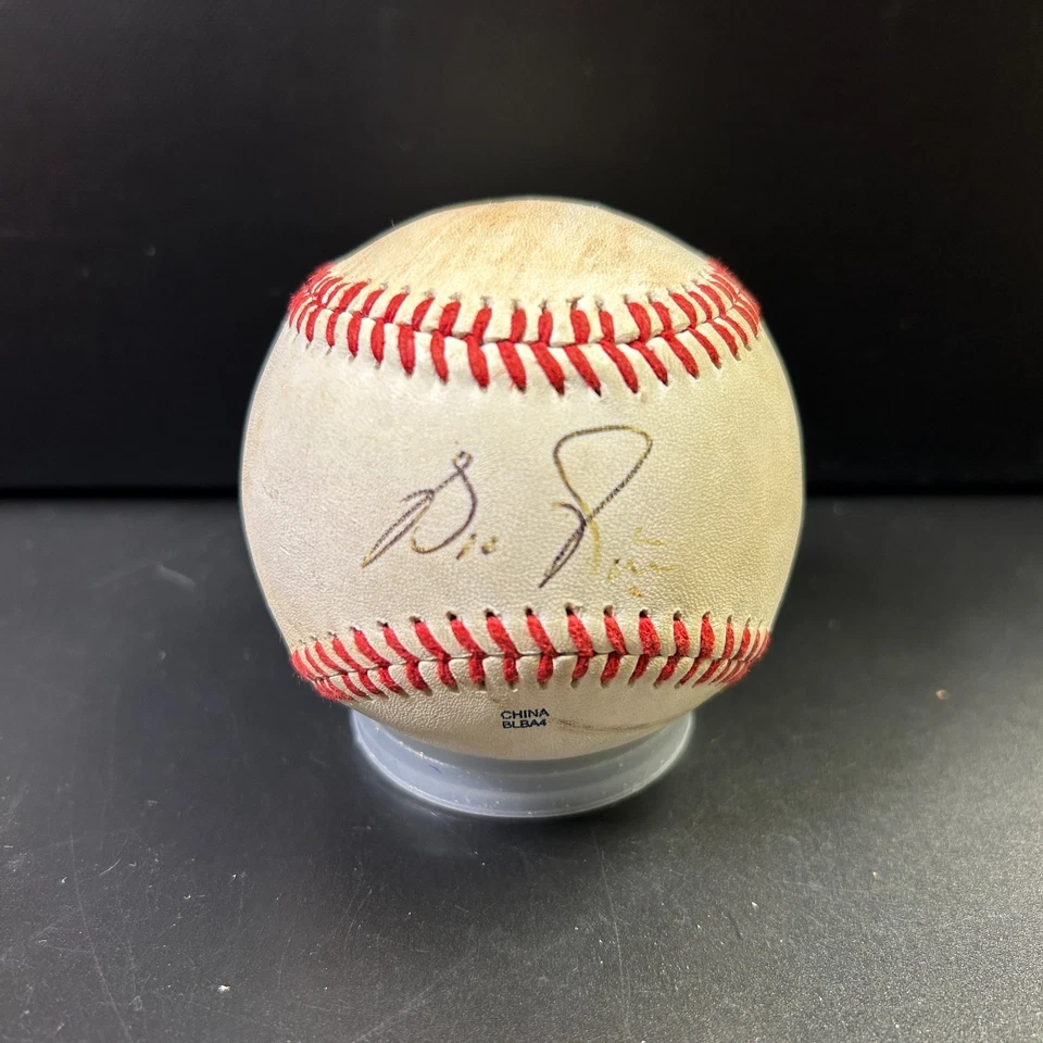 Bola de beisebol autografada pessoalmente por Ben Revere Philadelphia Phillies VEJA DESC SEM CERTIFICADO DE AUTENTICIDADE - Imagem 1 de 4
